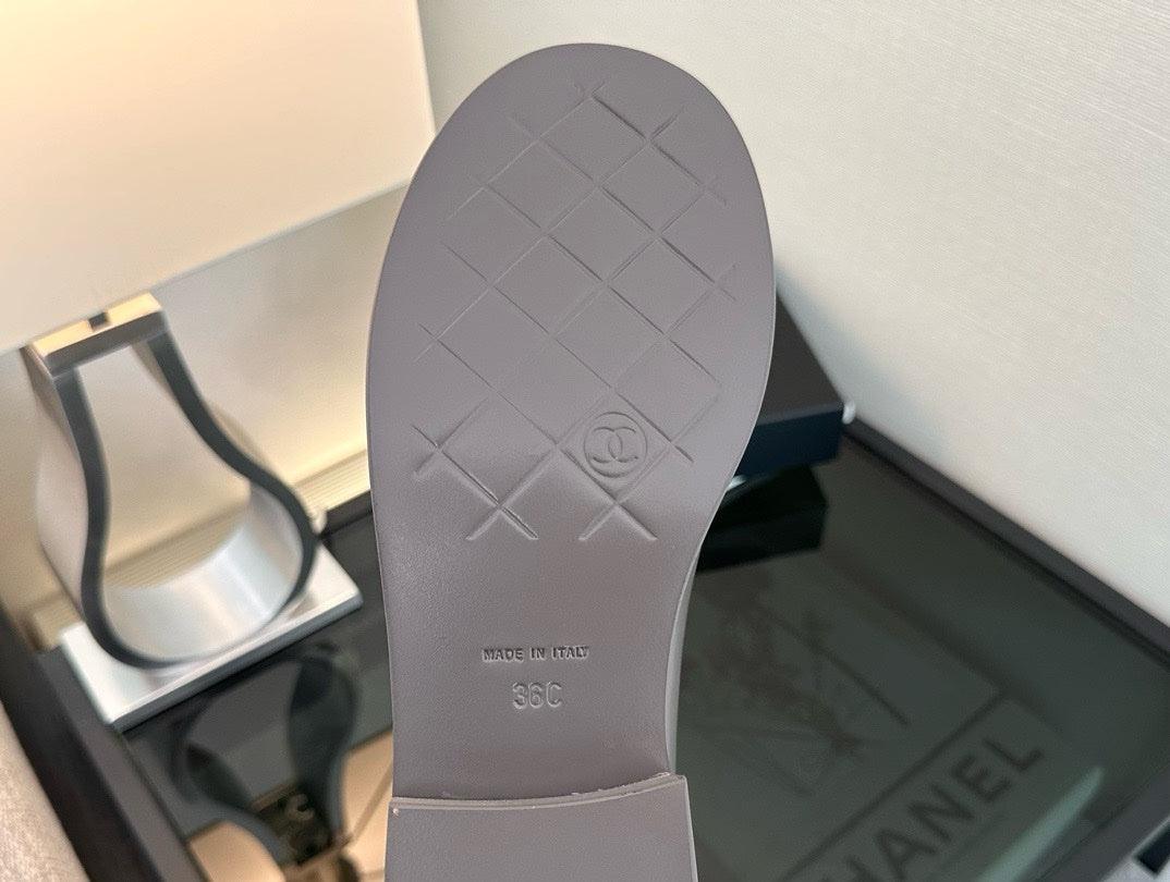 Chanel S24/25 Mokasen Dana Derisi Ayakkabı - Glimmer of Luxury
