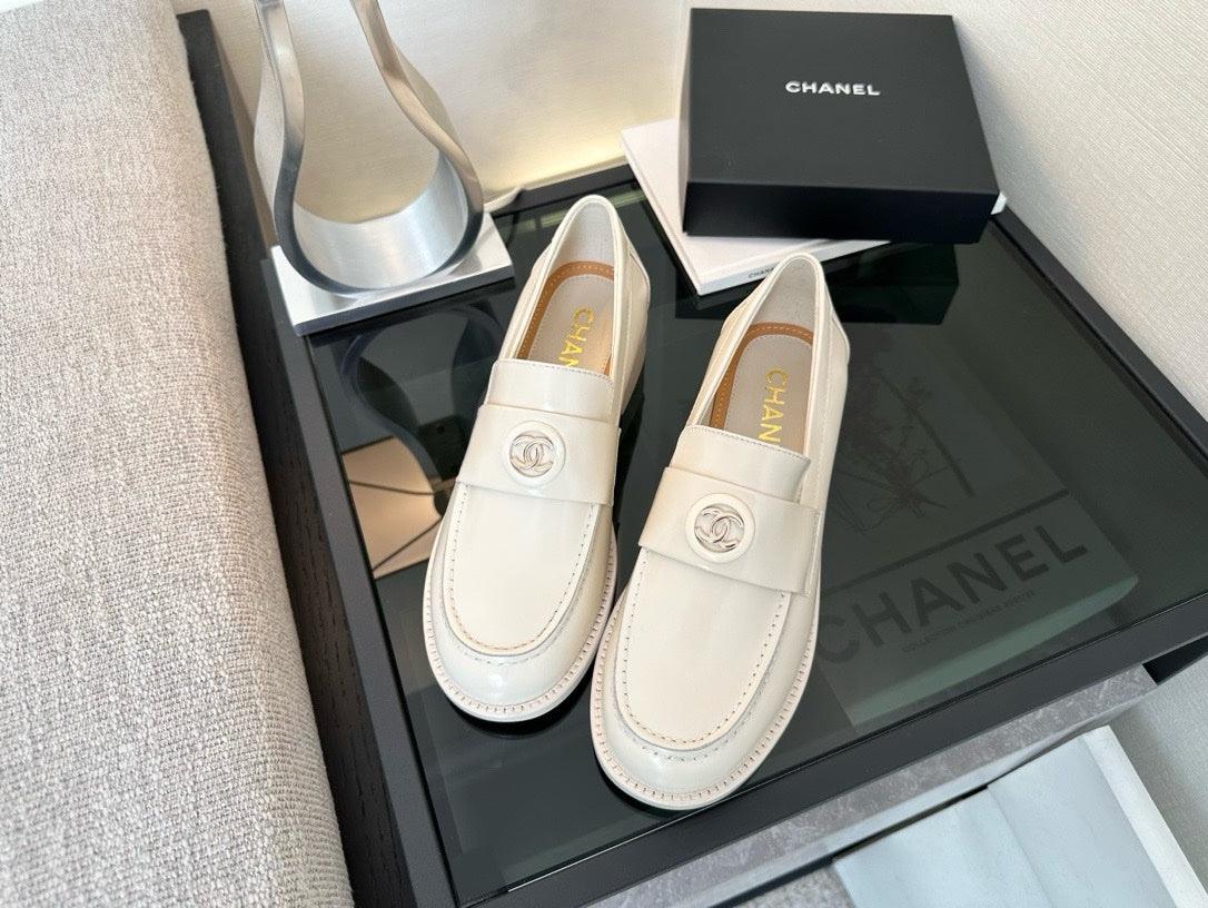 Chanel S24/25 Mokasen Dana Derisi Ayakkabı - Glimmer of Luxury