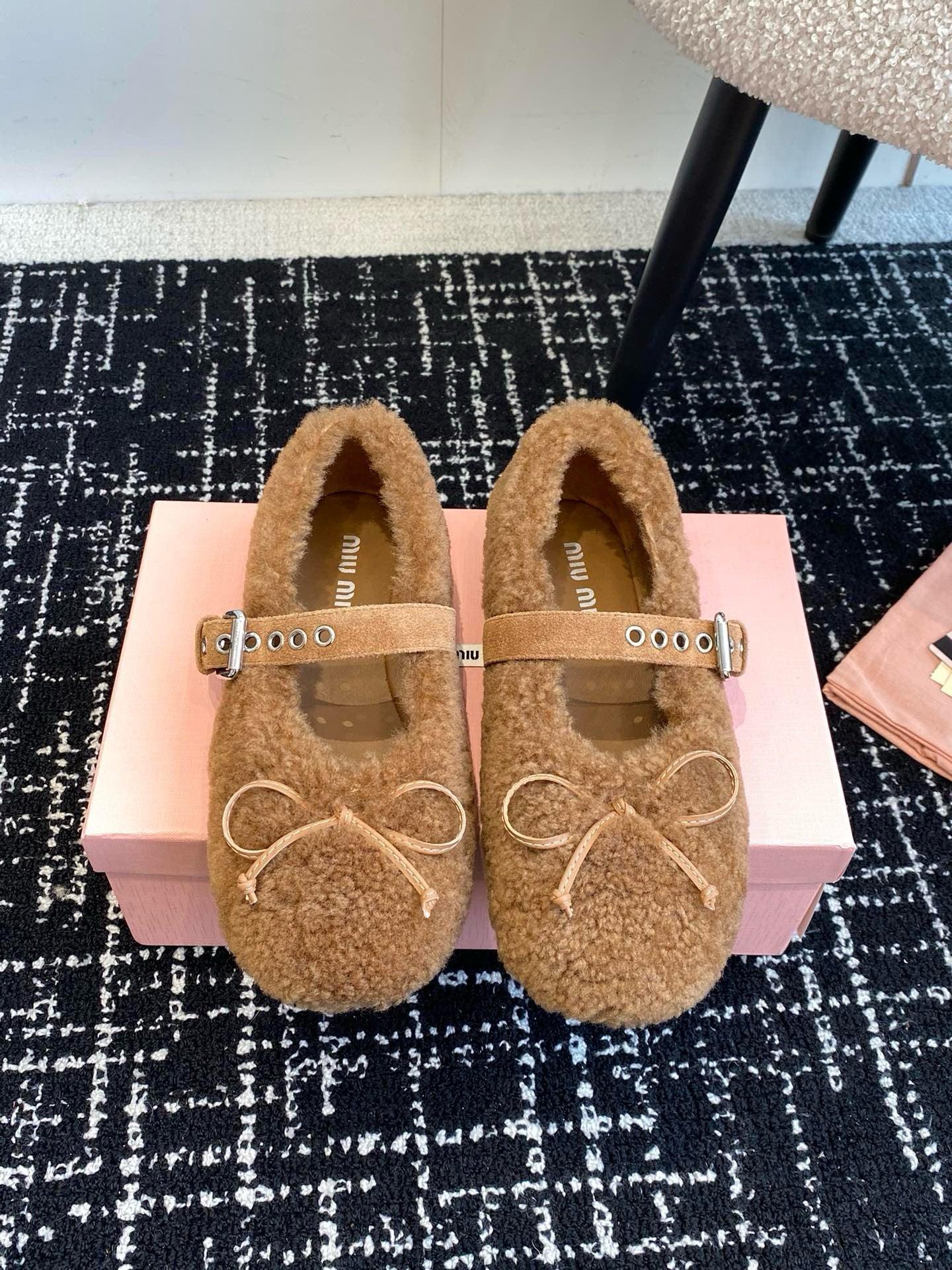 Miu Miu Koyun Postu Balerinler - Glimmer of Luxury