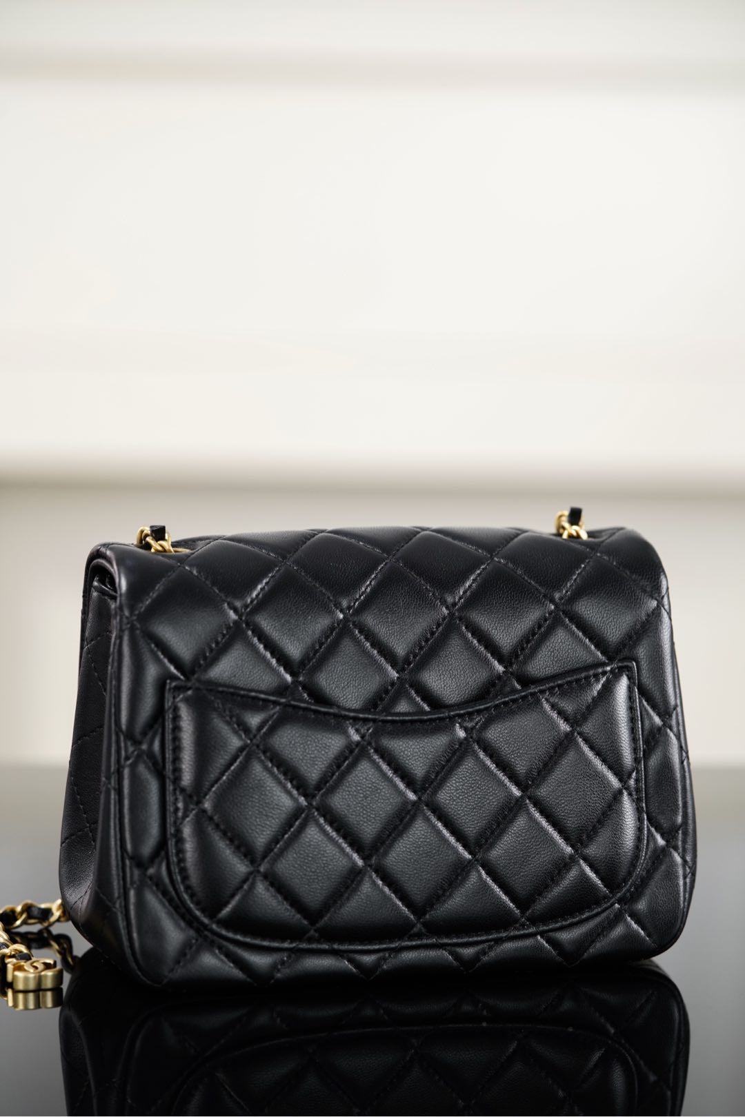 Chanel 25 Serisi Mini Double Chain Flap – جلد خروف أسود / تجهيزات ذهبية