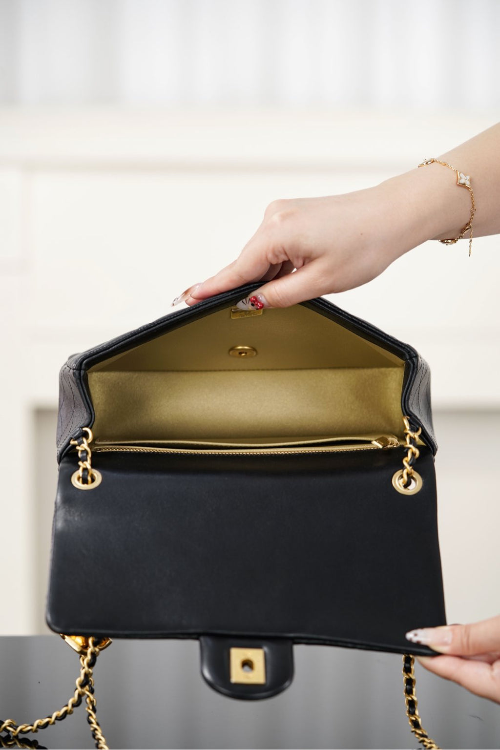 Chanel LEGO 25M Çift Zincirli Çanta – Siyah Kuzu Derisi / Altın Donanım