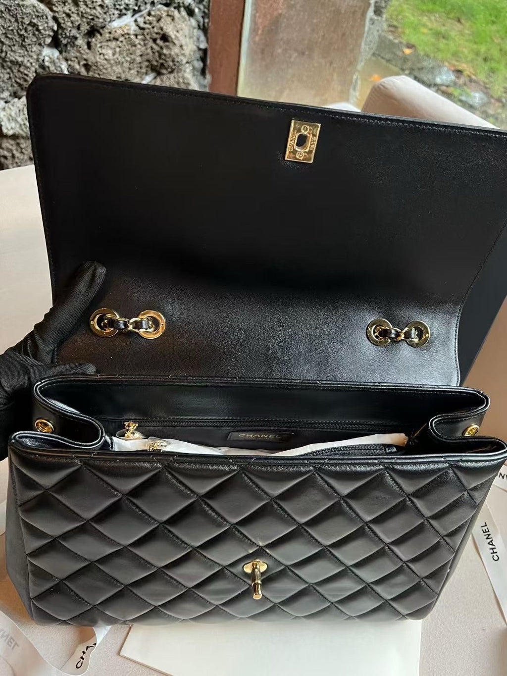 Chanel Siyah Kapitone Deri Maxi Vintage CC Kapaklı Omuz Çantası