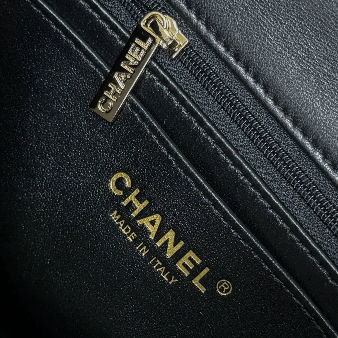 Chanel 24k Mini Saplı Rugan Siyah - Glimmer of Luxury