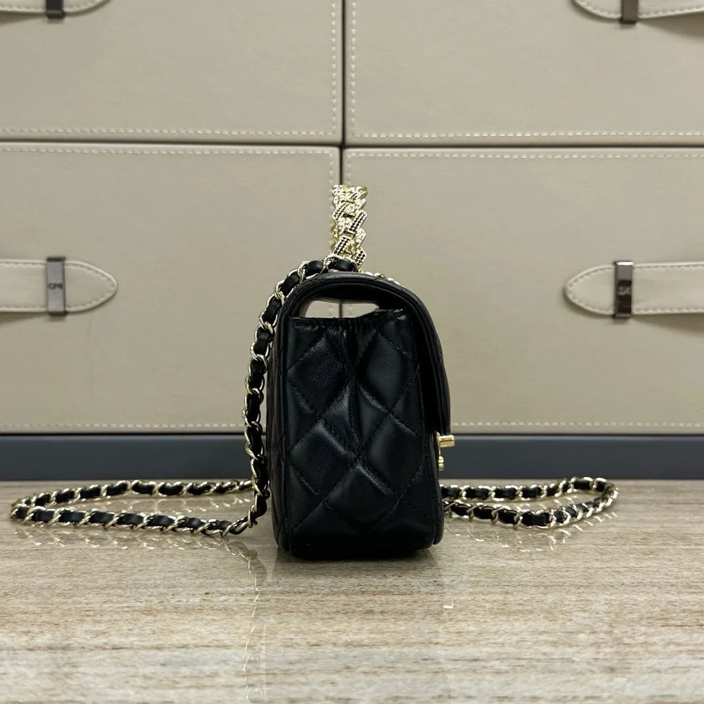 Chanel 24A Klasik Flap Mini Buğday Kulak Sapı Çanta - Glimmer of Luxury