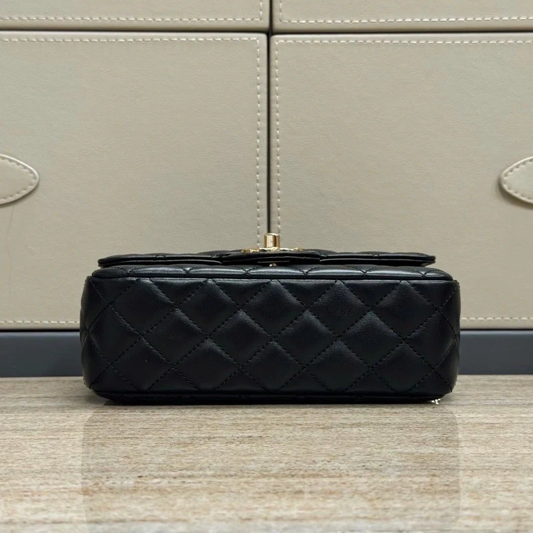 Chanel 24A Klasik Flap Mini Buğday Kulak Sapı Çanta - Glimmer of Luxury