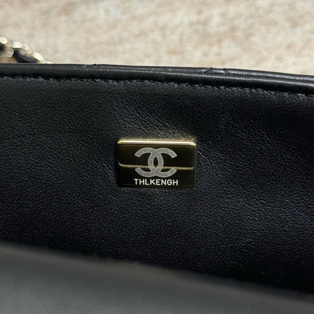 Chanel 24A Klasik Flap Mini Buğday Kulak Sapı Çanta - Glimmer of Luxury