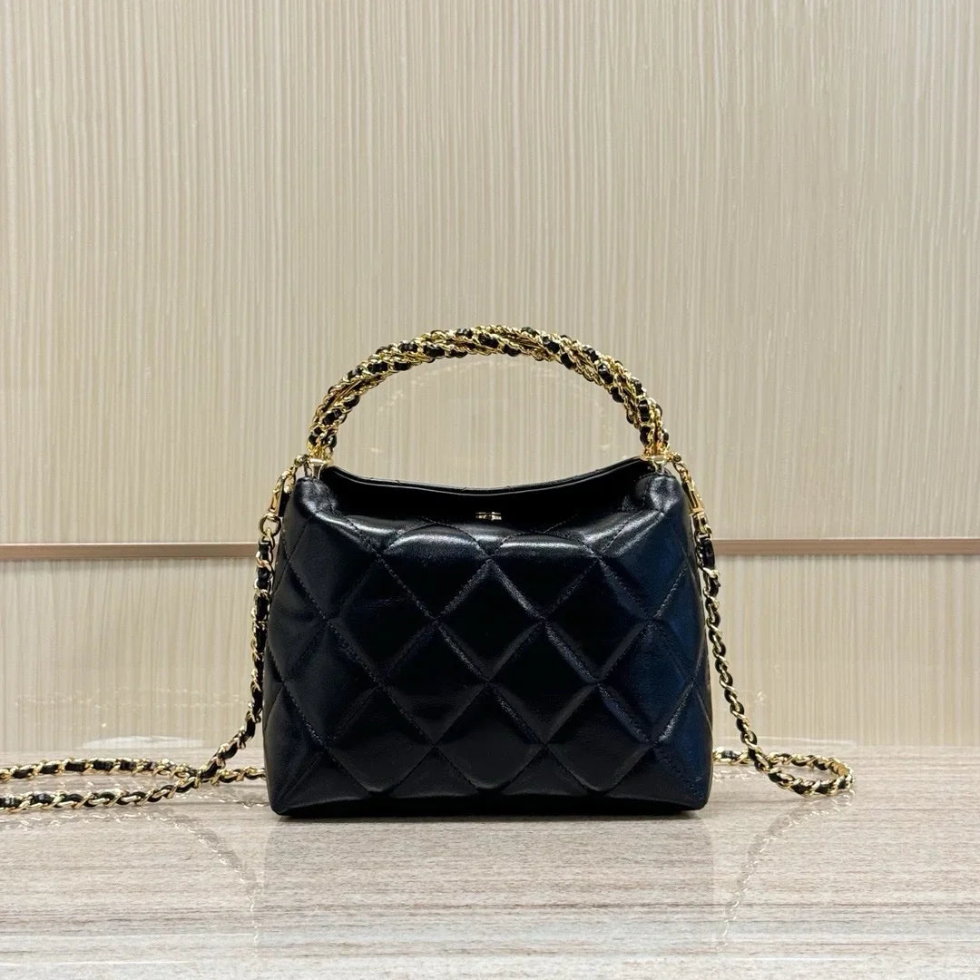 Chanel 24b 2024/25 Büküm Zincir Saplı Hobo Öğle Yemeği Kutusu Çantası - Glimmer of Luxury