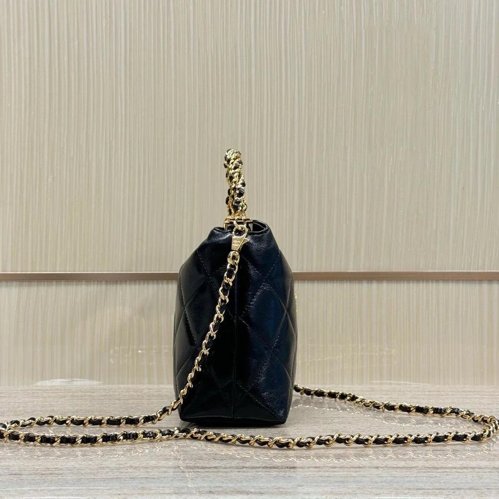 Chanel 24b 2024/25 Büküm Zincir Saplı Hobo Öğle Yemeği Kutusu Çantası - Glimmer of Luxury