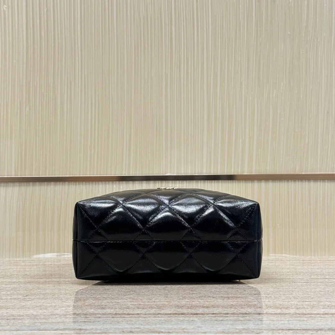 Chanel 24b 2024/25 Büküm Zincir Saplı Hobo Öğle Yemeği Kutusu Çantası - Glimmer of Luxury