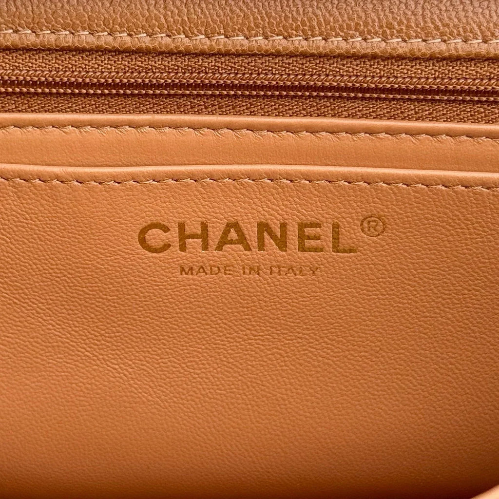 Chanel Mini Kulp İnce Top Desen Karamel Rengi Açık Altın Toka - Glimmer of Luxury