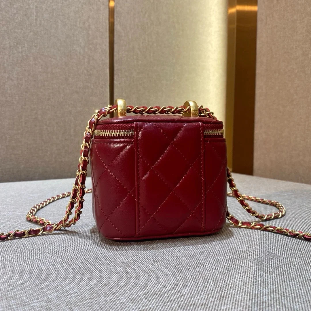 Chanel 21A Dana Derisi Perfect Fit Mini Vanity - Glimmer of Luxury