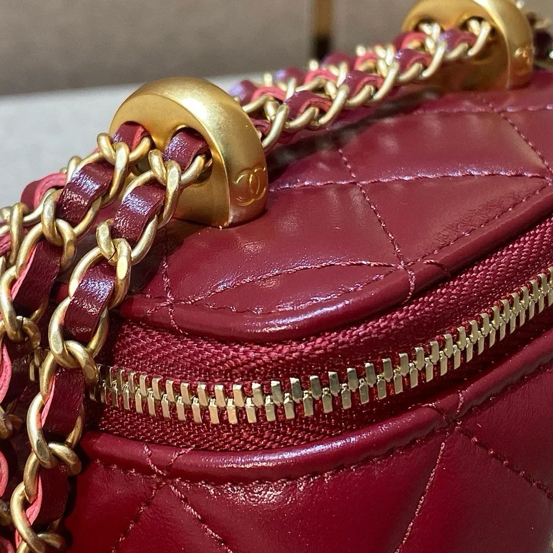 Chanel 21A Dana Derisi Perfect Fit Mini Vanity - Glimmer of Luxury