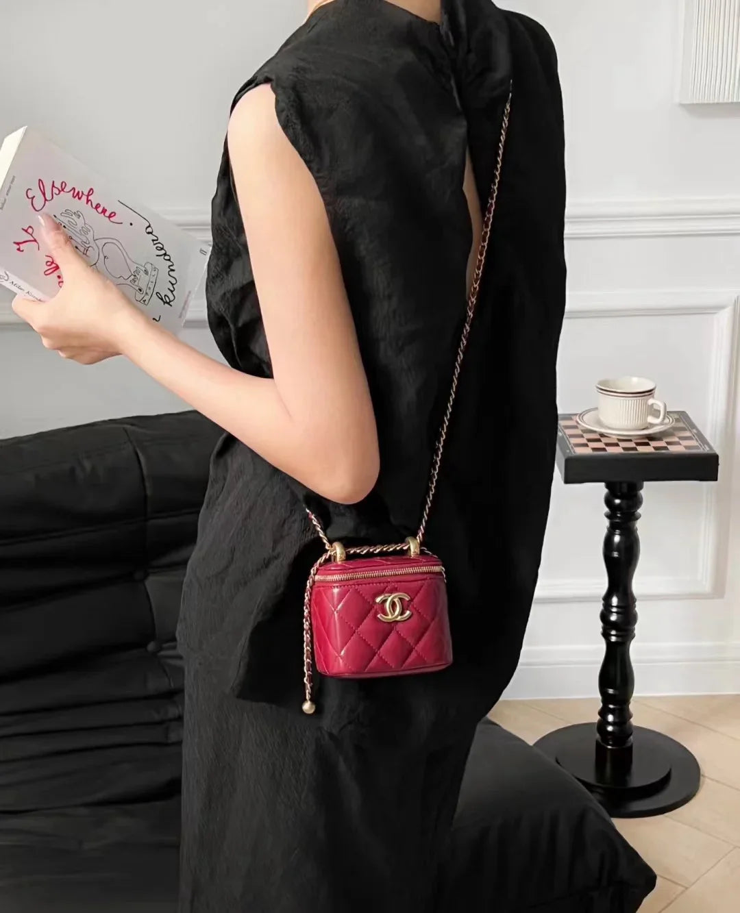 Chanel 21A Dana Derisi Perfect Fit Mini Vanity - Glimmer of Luxury