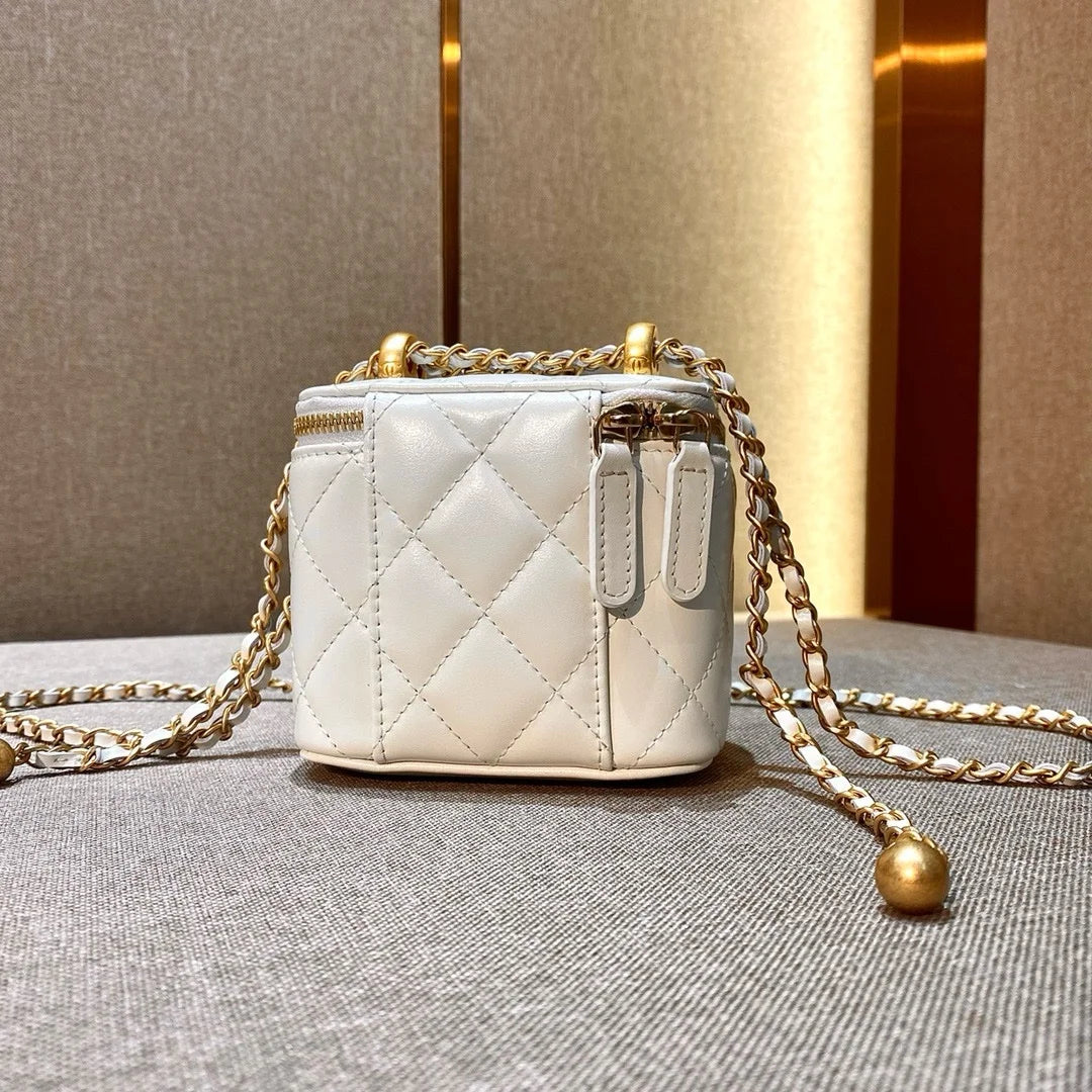 Chanel 21A Dana Derisi Perfect Fit Mini Vanity - Glimmer of Luxury