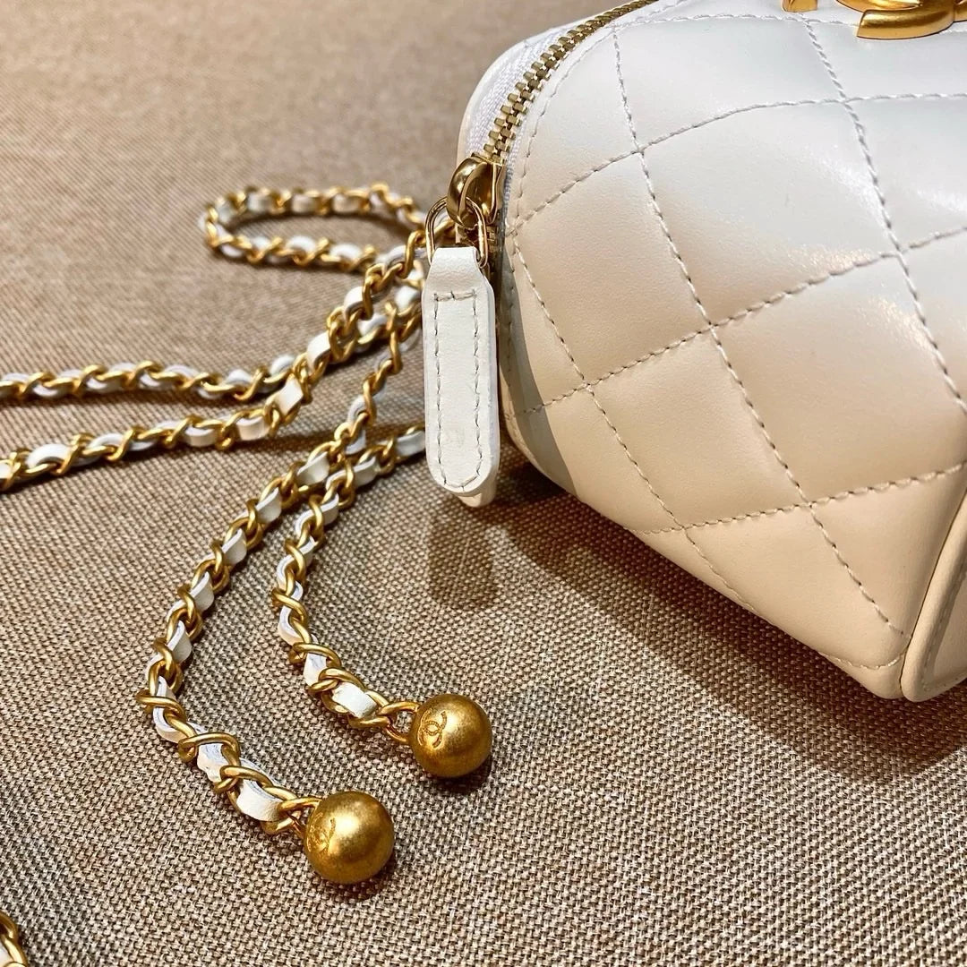 Chanel 21A Dana Derisi Perfect Fit Mini Vanity - Glimmer of Luxury