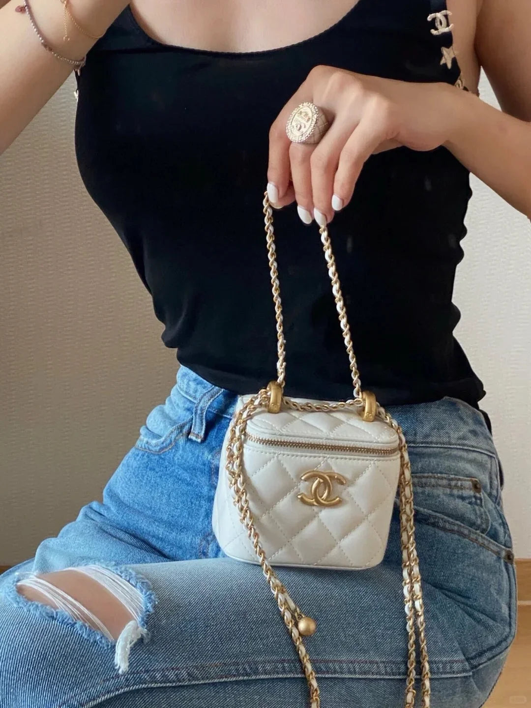 Chanel 21A Dana Derisi Perfect Fit Mini Vanity - Glimmer of Luxury