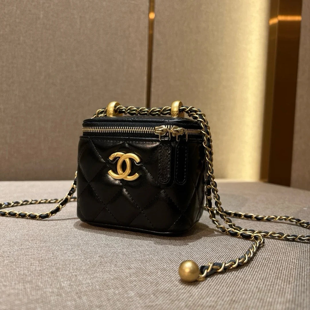 Chanel 21A Dana Derisi Perfect Fit Mini Vanity - Glimmer of Luxury