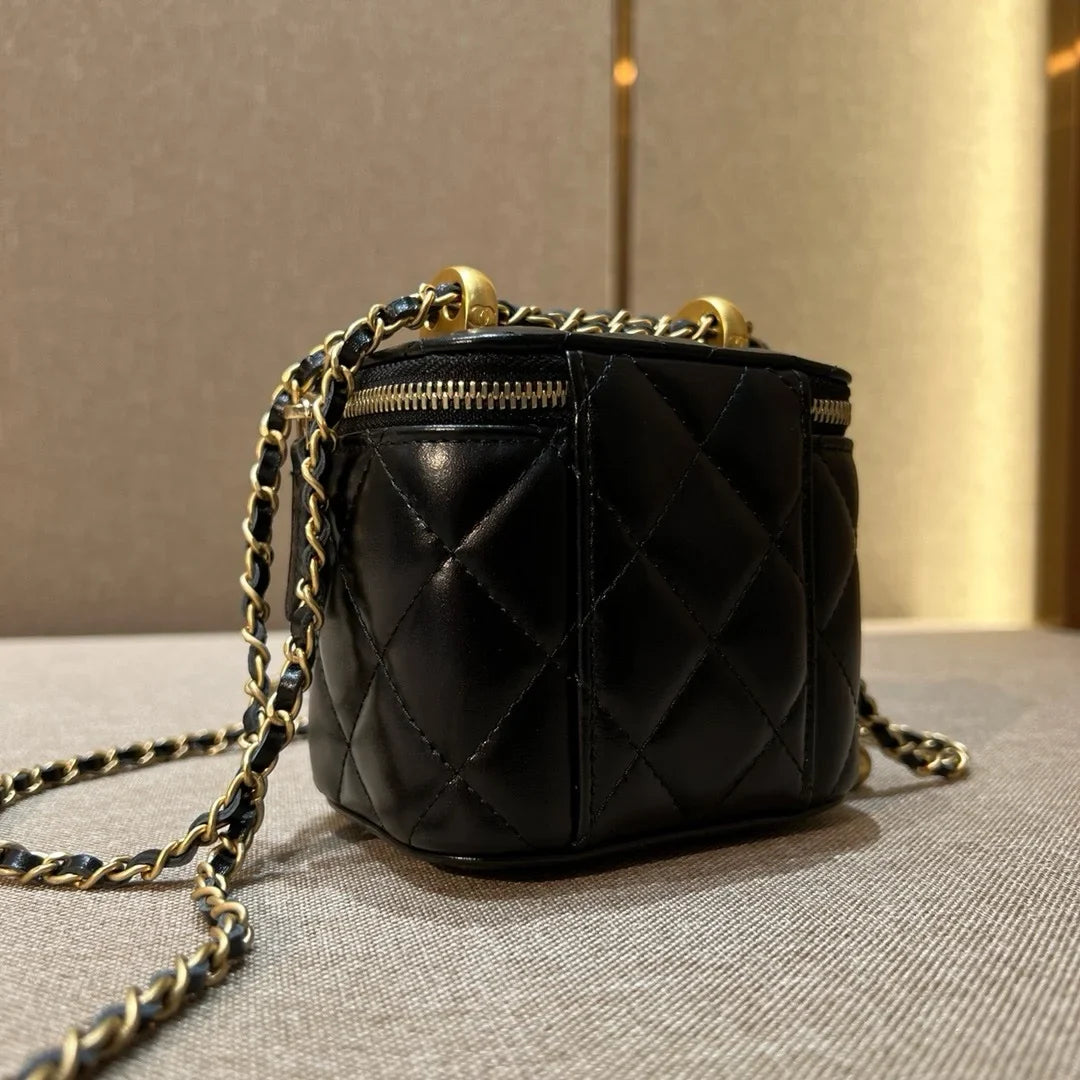 Chanel 21A Dana Derisi Perfect Fit Mini Vanity - Glimmer of Luxury