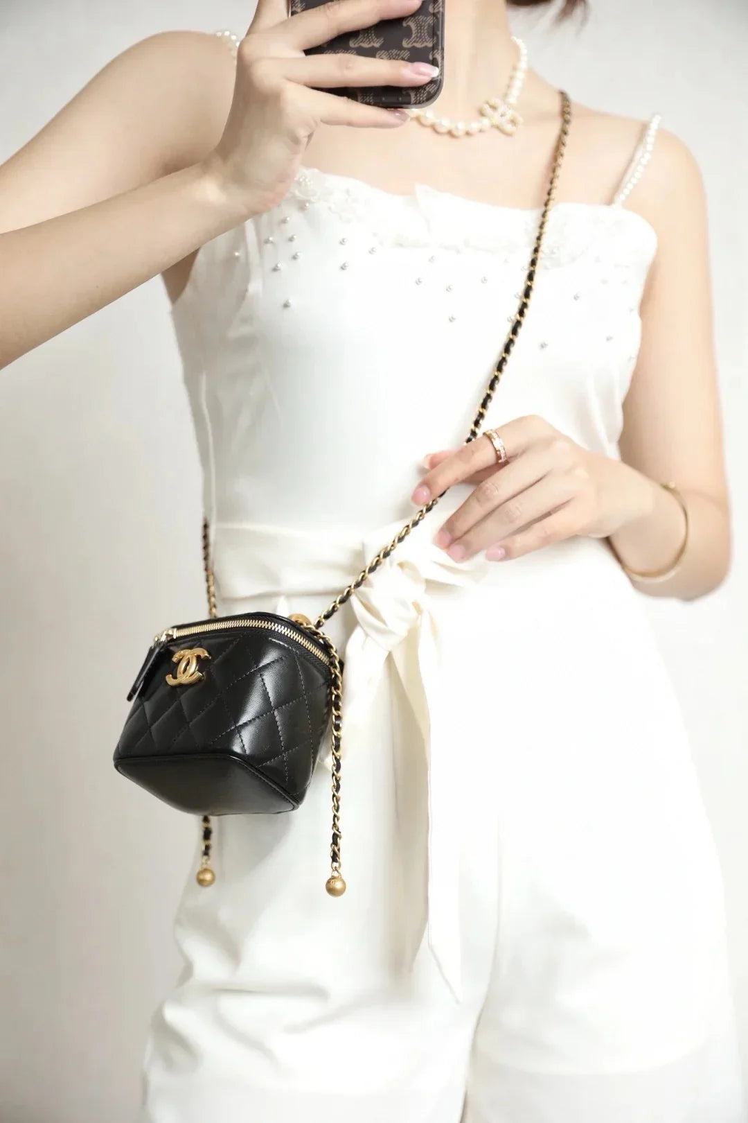 Chanel 21A Dana Derisi Perfect Fit Mini Vanity - Glimmer of Luxury