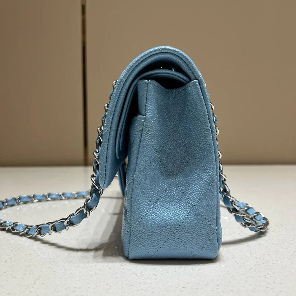 Chanel Flap Orta Boy Çanta Havyar Deri 2024 Mavi - Glimmer of Luxury