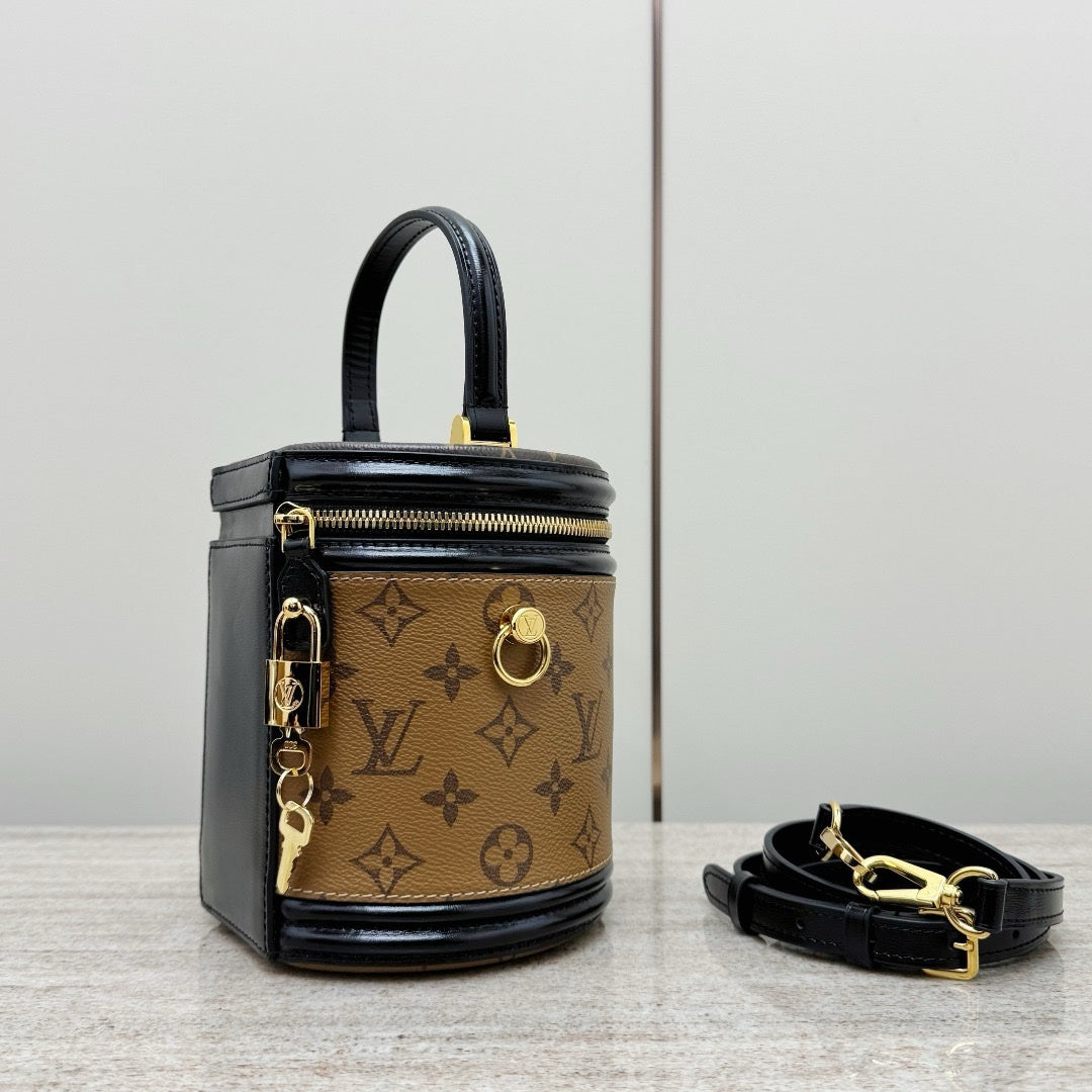 LV Cannes Monogram Ters Tuval - Glimmer of Luxury