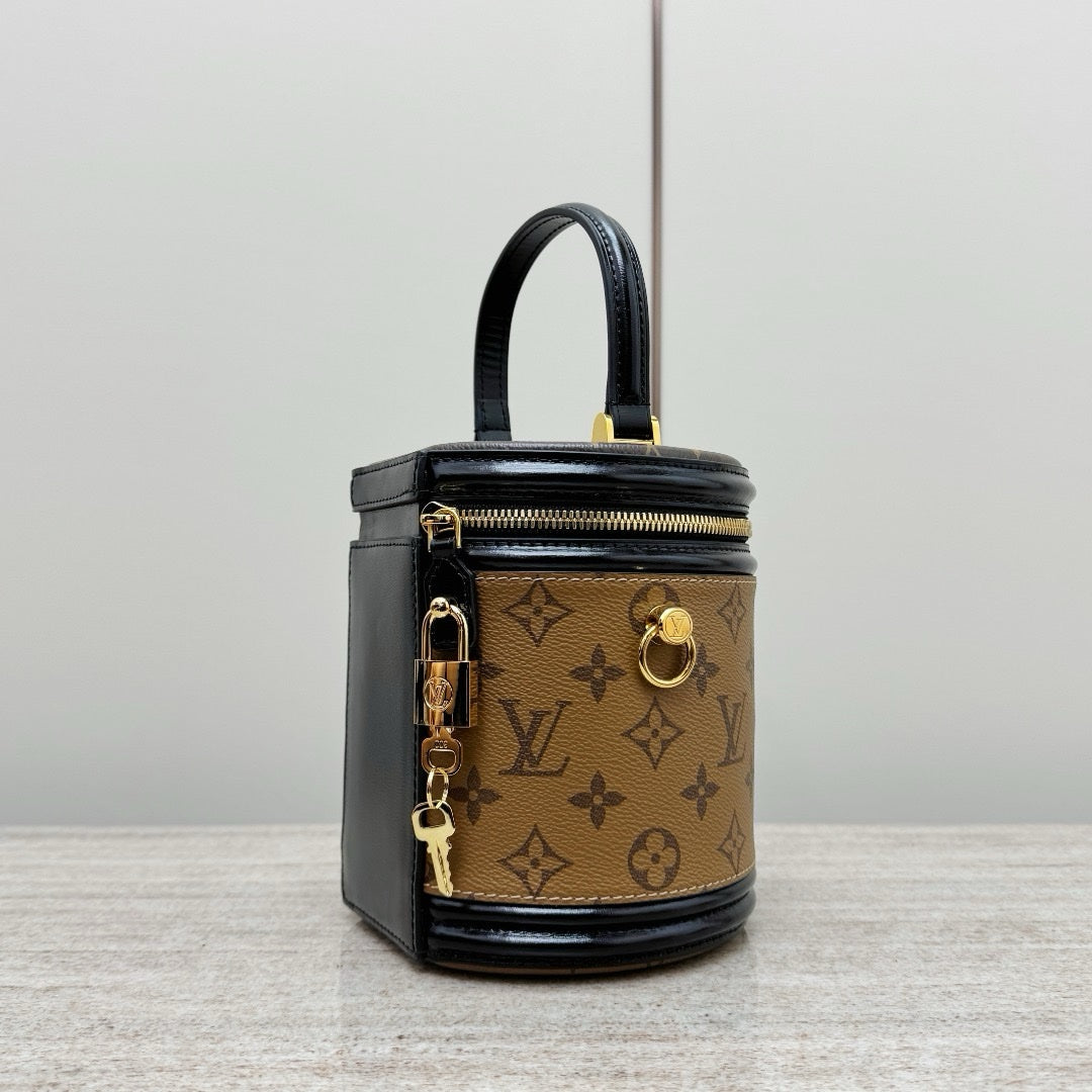 LV Cannes Monogram Ters Tuval - Glimmer of Luxury