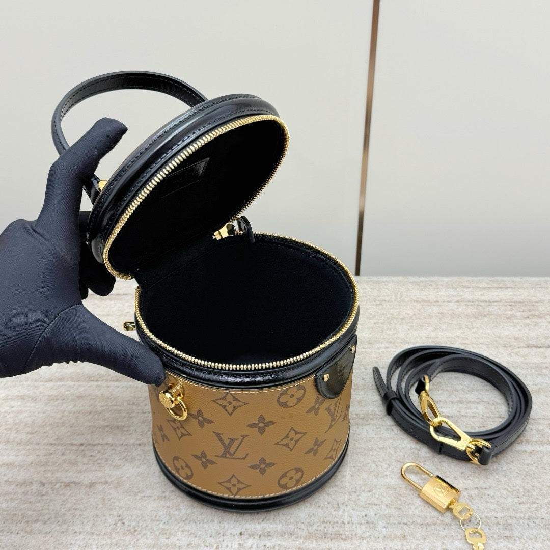 LV Cannes Monogram Ters Tuval - Glimmer of Luxury