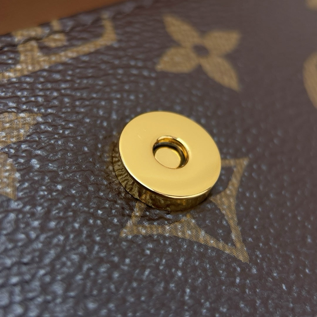 LV Zincirli Cüzdan Ivy Monogram Tuval - Glimmer of Luxury