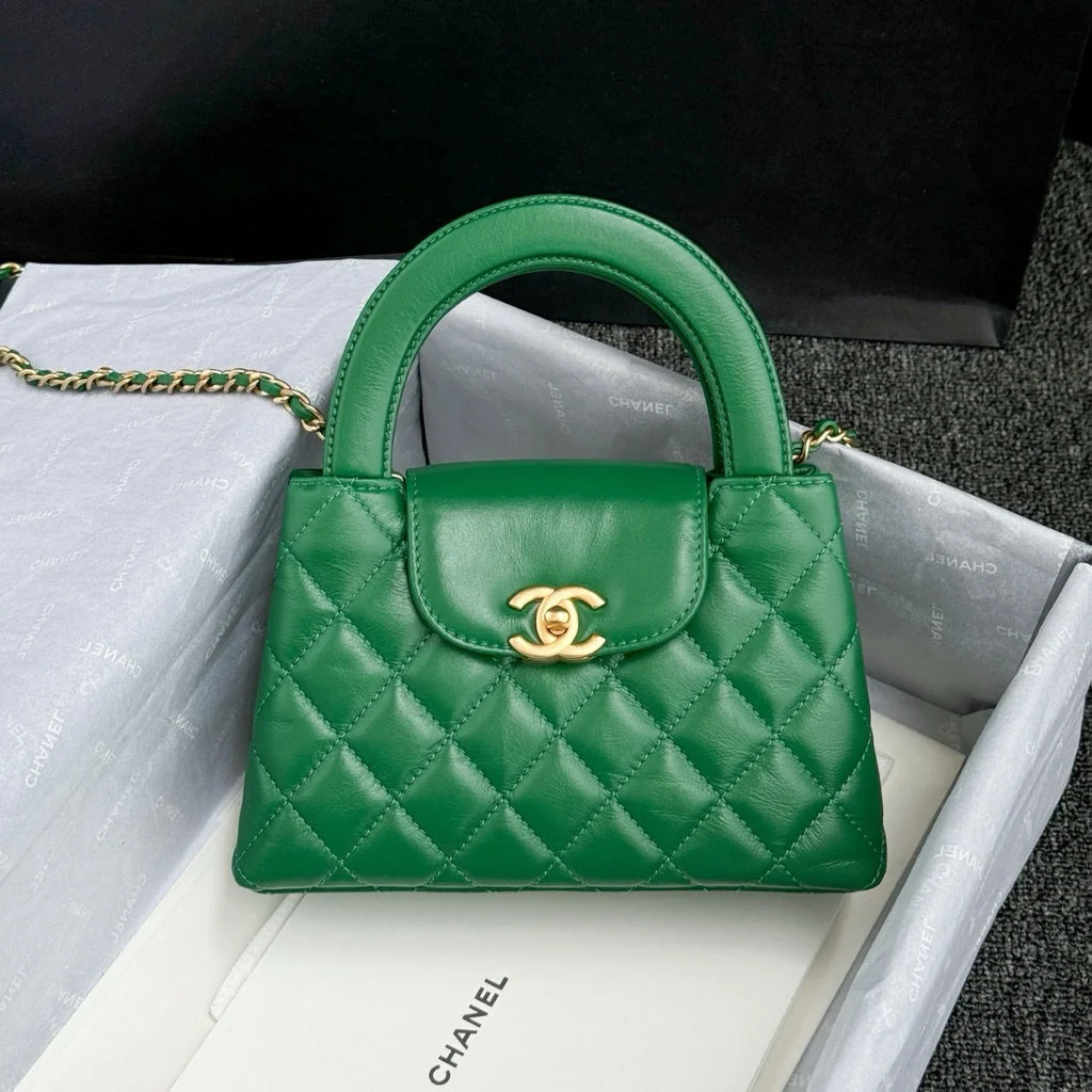 Chanel Kelly Alışveriş Çantası Parlak Eskitme Dana Derisi ve Altın Donanım Yeşil (Mini) - Glimmer of Luxury