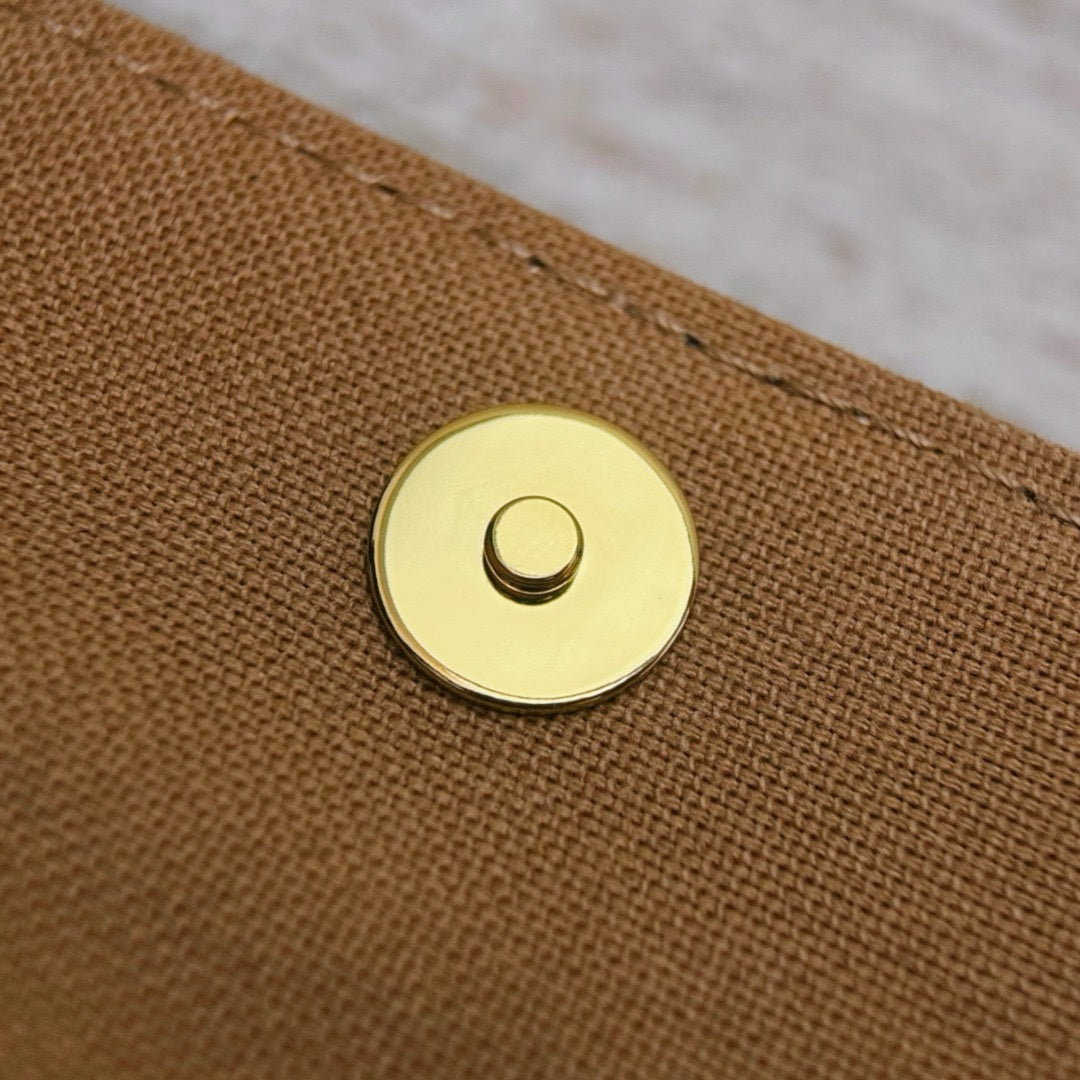 LV Zincirli Cüzdan Ivy Monogram Tuval - Glimmer of Luxury