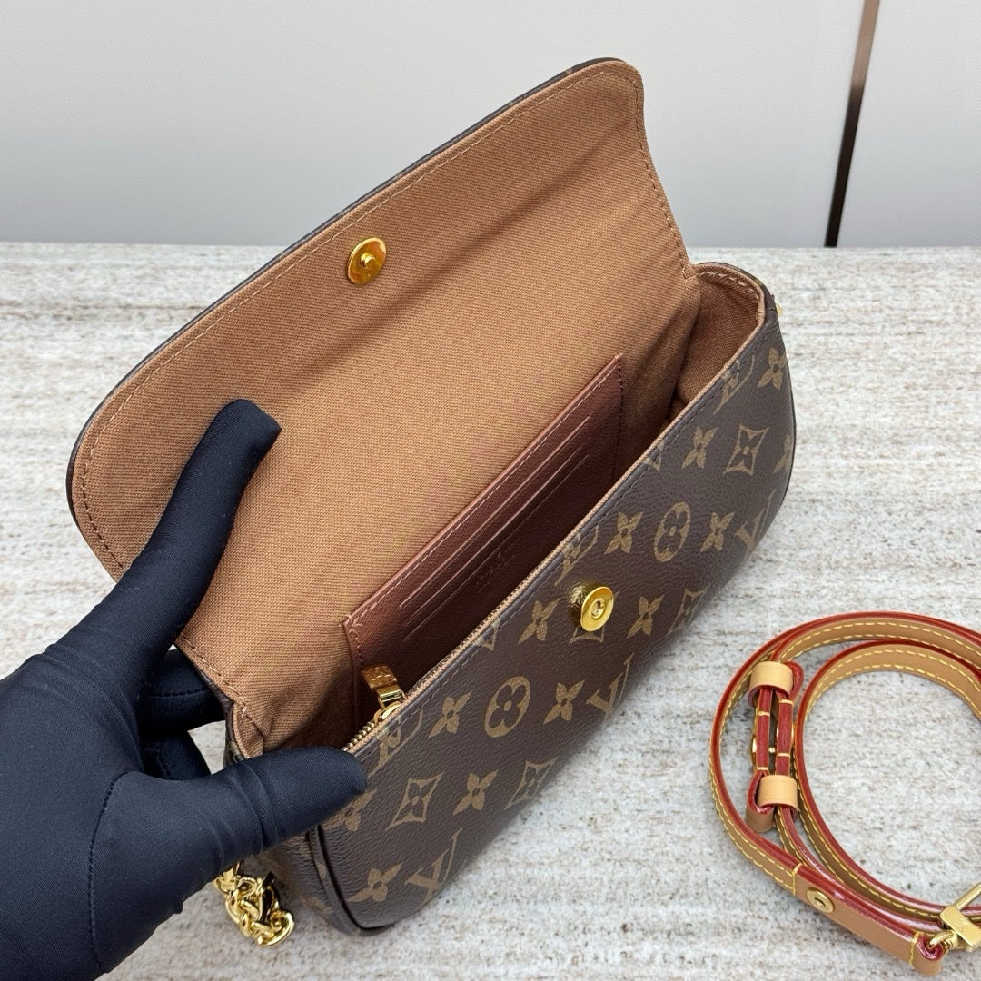 LV Zincirli Cüzdan Ivy Monogram Tuval - Glimmer of Luxury