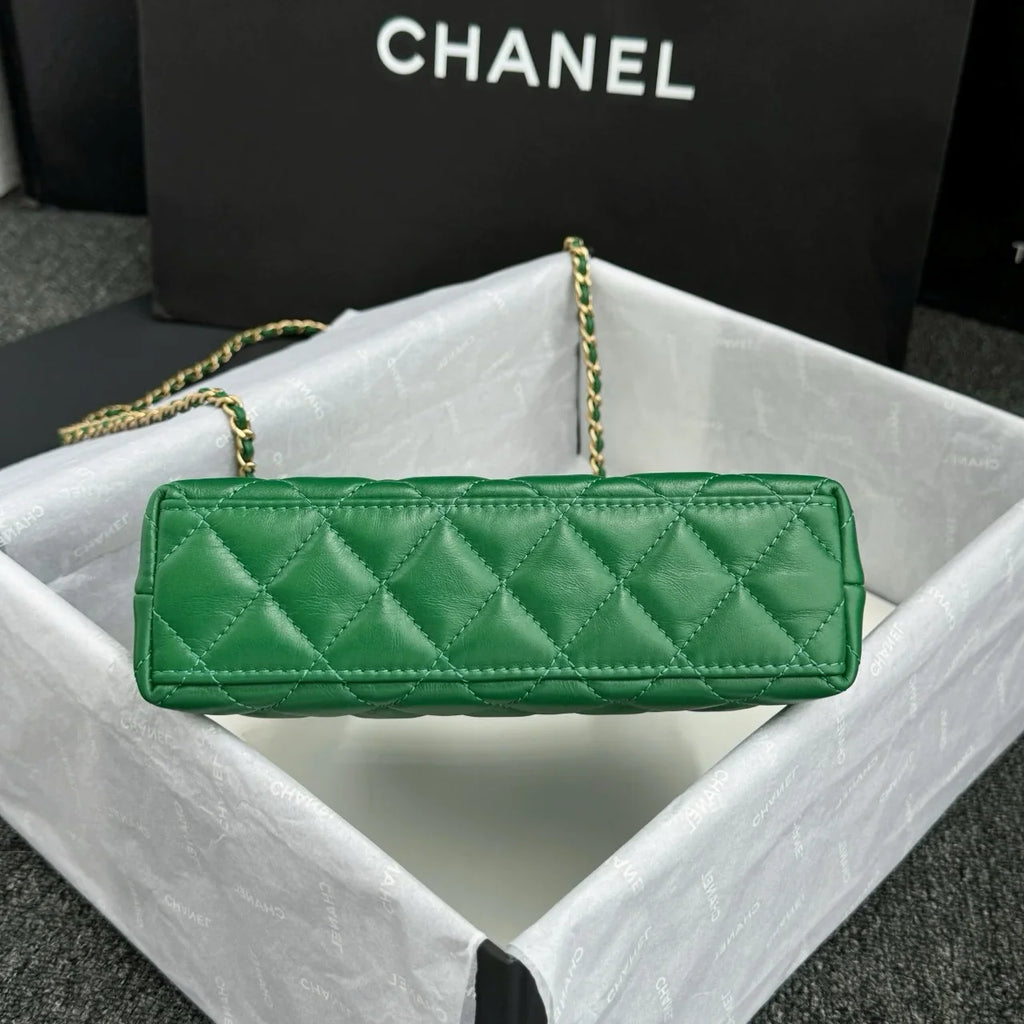 Chanel Kelly Alışveriş Çantası Parlak Eskitme Dana Derisi ve Altın Donanım Yeşil (Mini) - Glimmer of Luxury