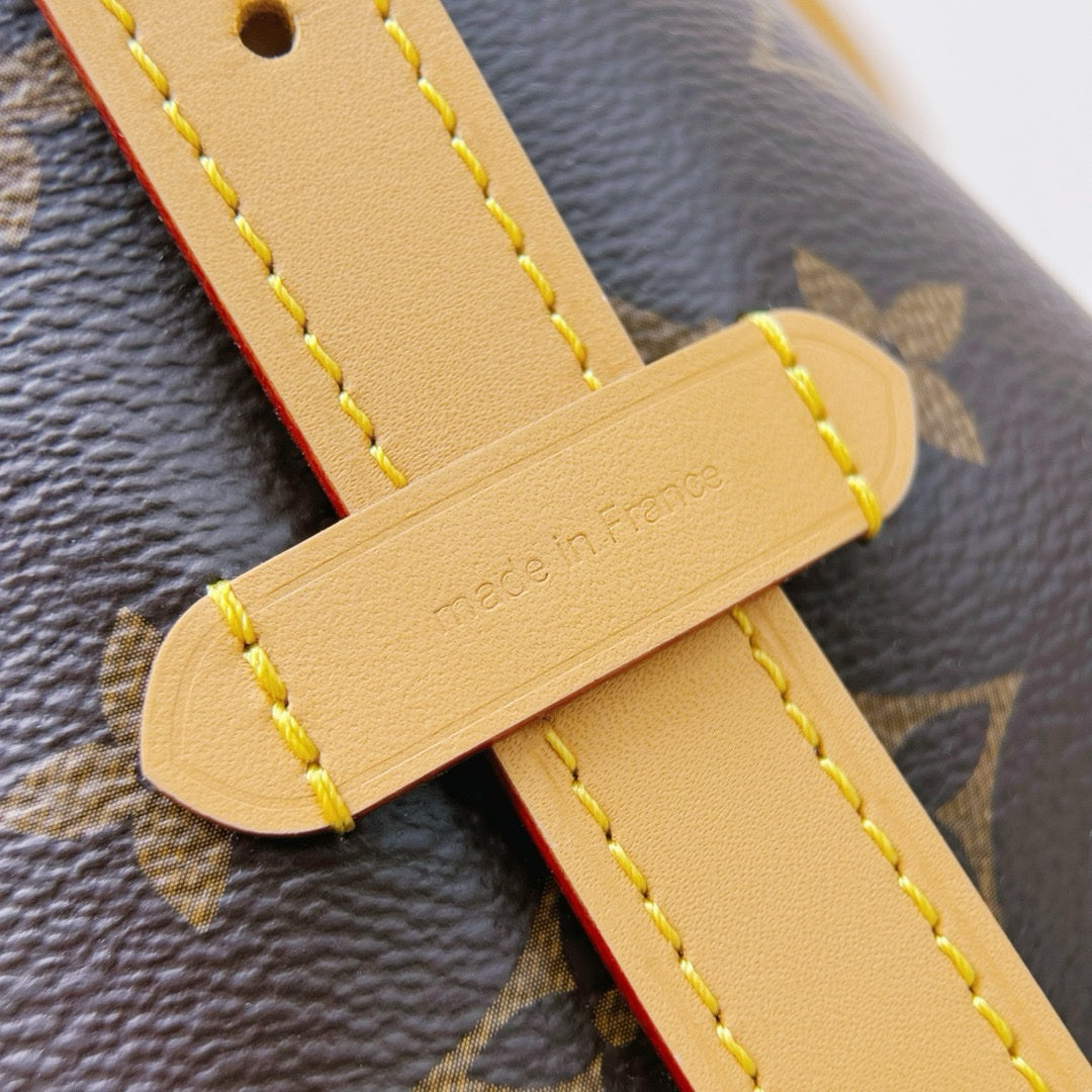 LV MM Carryall Çanta - Glimmer of Luxury