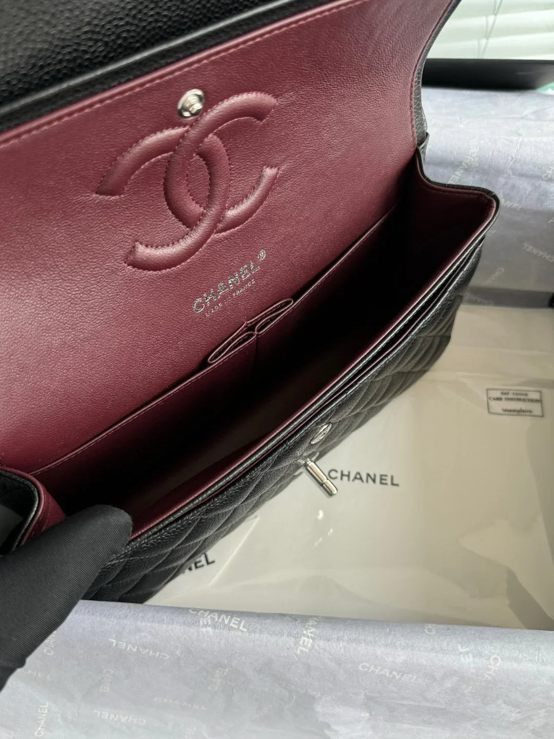 Chanel Flap Orta Boy Çanta Havyar Deri Otantik Kalite 2024 - Glimmer of Luxury