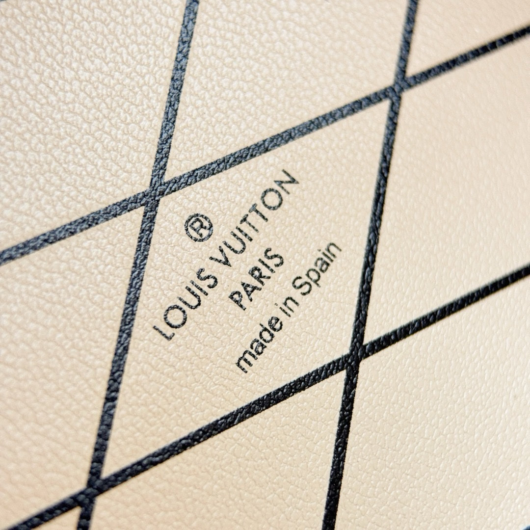 LV Mini Şapka Kutusu - Glimmer of Luxury