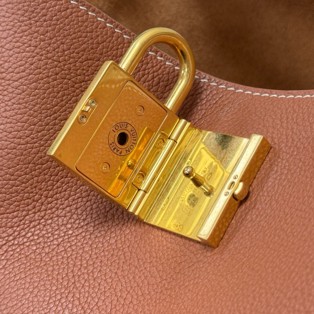 LV Düşük Anahtar Cabas MM - Glimmer of Luxury