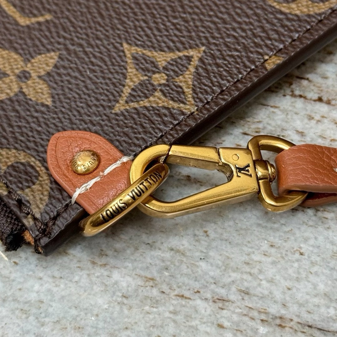 LV Düşük Anahtar Cabas MM - Glimmer of Luxury