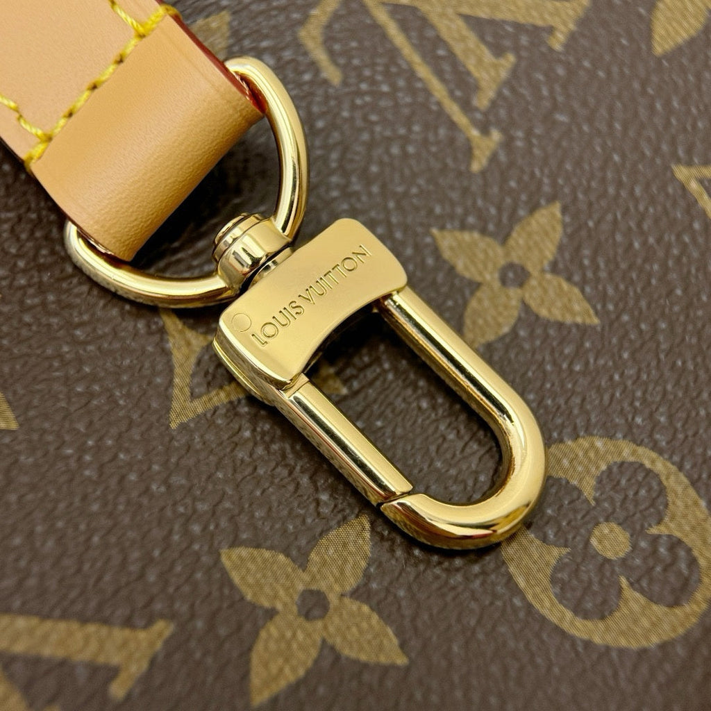 LV Loop Monogram Çanta - Glimmer of Luxury