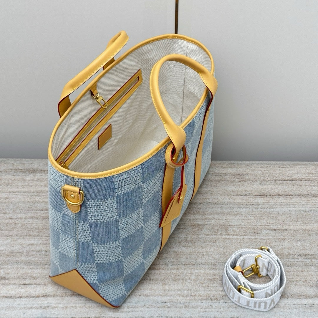 LV Hafta Sonu Tote - Glimmer of Luxury
