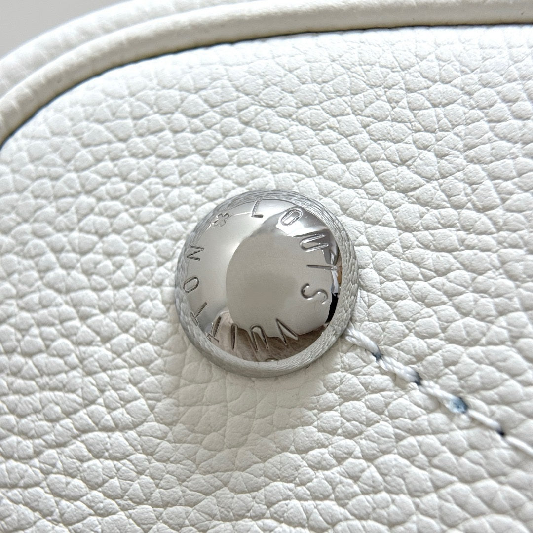 LV Blossom PM M11734 - Glimmer of Luxury