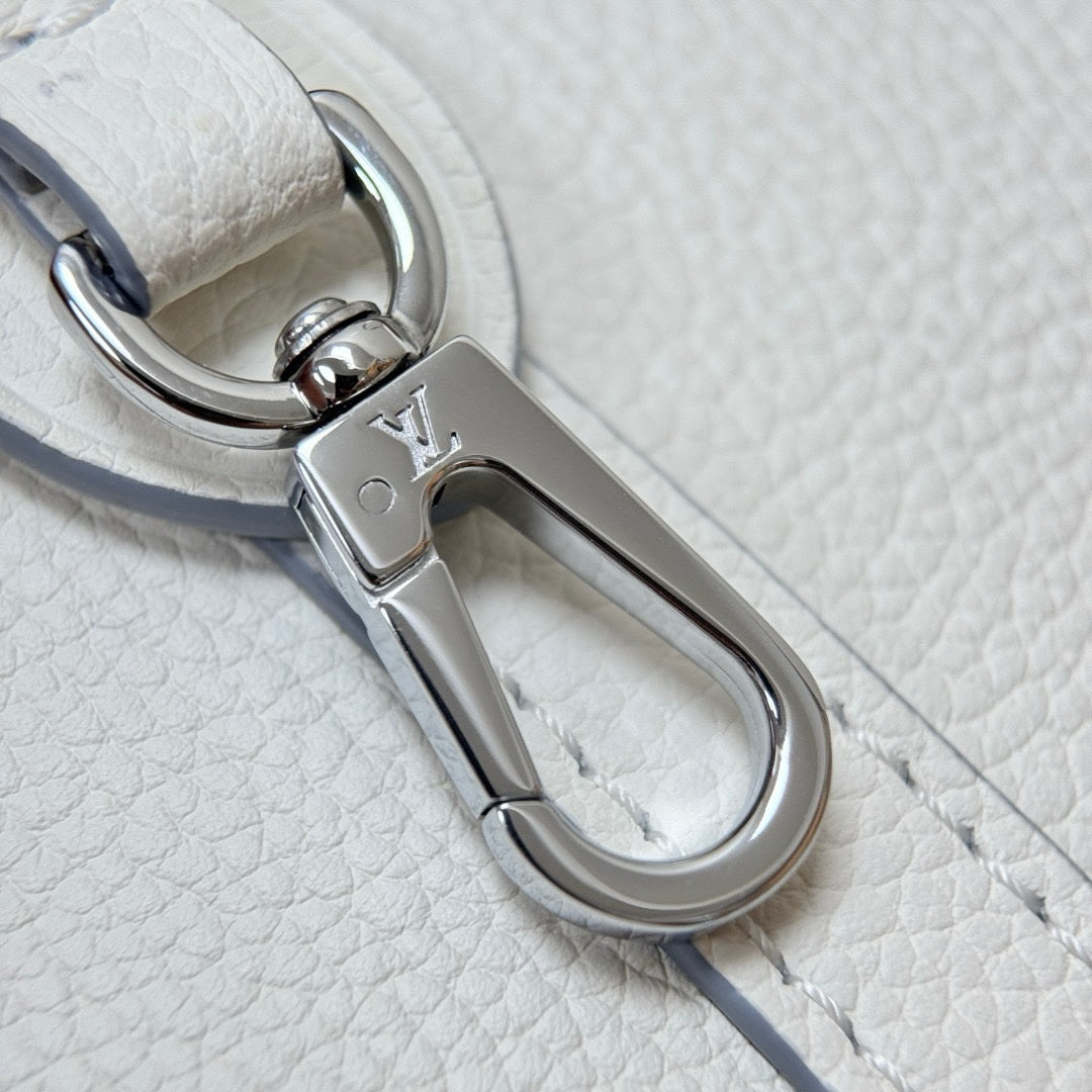 LV Blossom PM M11734 - Glimmer of Luxury