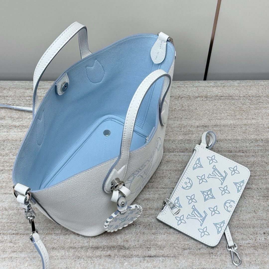 LV Blossom PM M11734 - Glimmer of Luxury