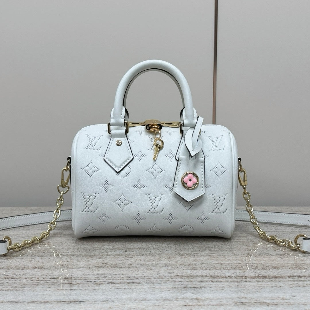 Lv Speedy Bandoulière 20 - Glimmer of Luxury