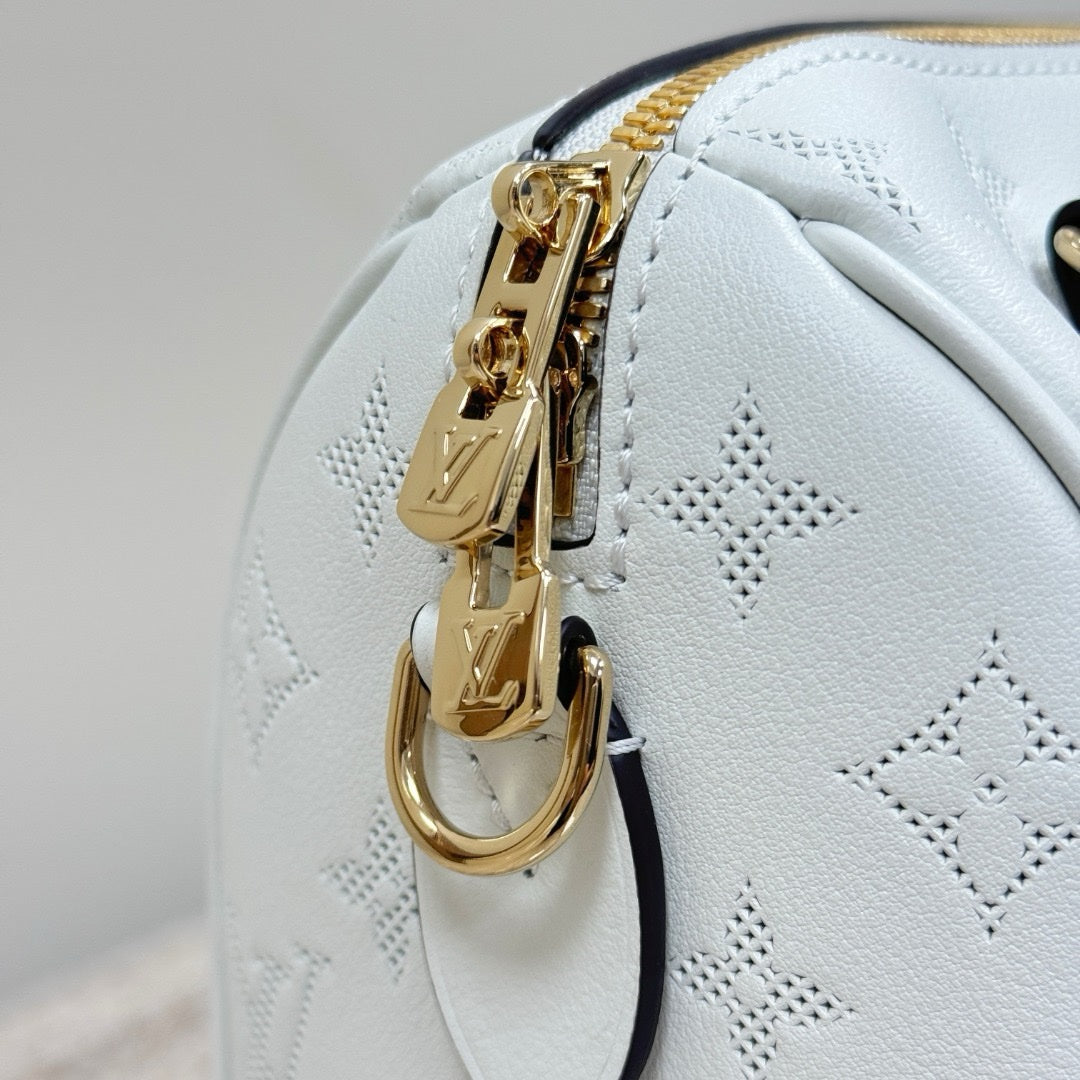 Lv Speedy Bandoulière 20 - Glimmer of Luxury