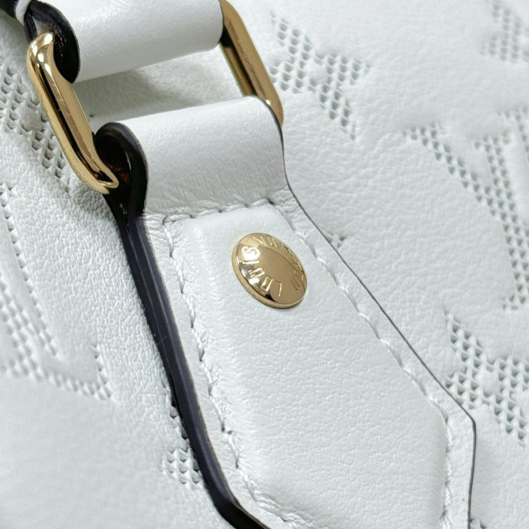 Lv Speedy Bandoulière 20 - Glimmer of Luxury