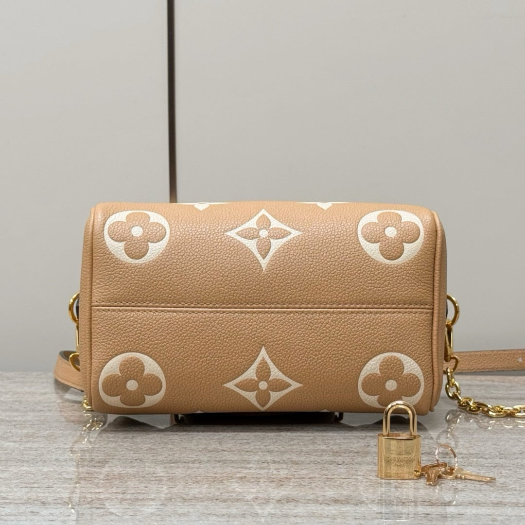 Lv Speedy Bandoulière 20 - Glimmer of Luxury