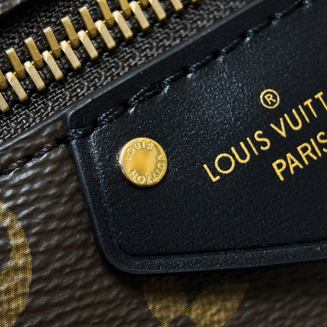 Lv Vanity PM M47128 - Glimmer of Luxury