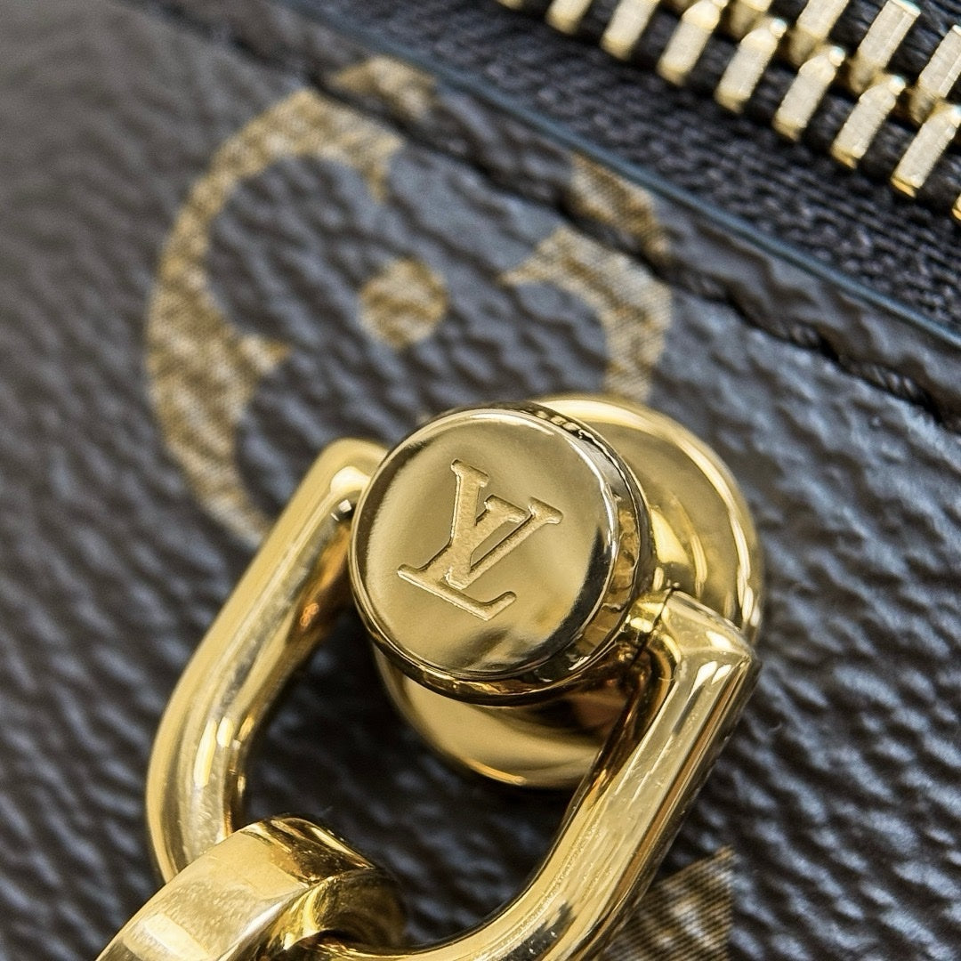 Lv Vanity PM M47128 - Glimmer of Luxury