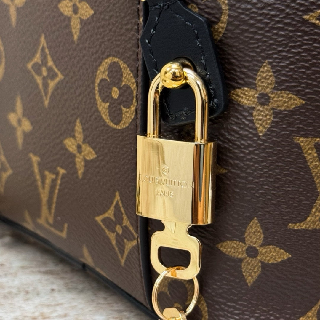 Lv Vanity PM M47128 - Glimmer of Luxury