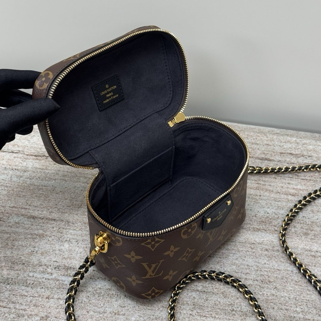 Lv Vanity PM M47128 - Glimmer of Luxury